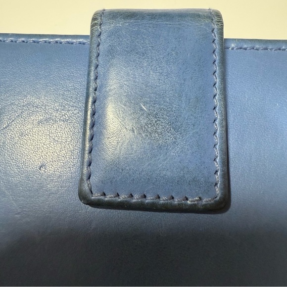 Gucci Blue Leather Wallet with Silver Hardware - Picture 3 of 12